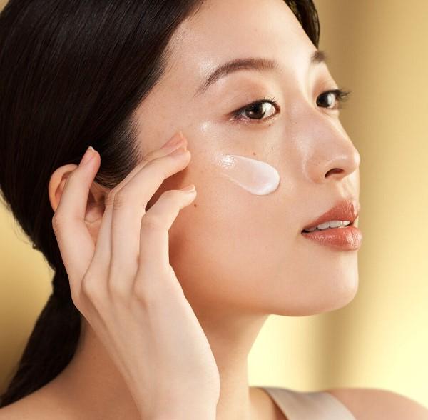 Kem dưỡng da Shiseido Vital Perfection Uplifting and Firming Advanced Cream