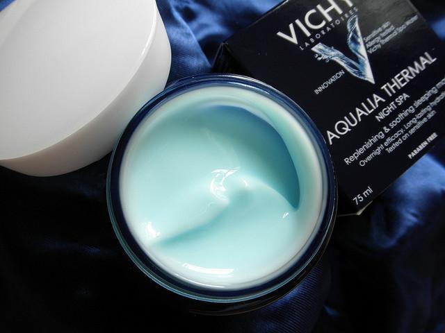 Kem dưỡng dạng mặt nạ ngủ dưỡng ẩm giúp làm sáng da Vichy Aqualia Thermal Night Spa