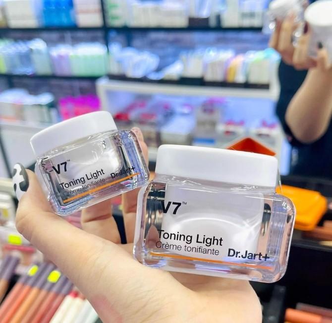 Kem dưỡng trắng, tái tạo làn da V7 Toning Light Dr.Jart+