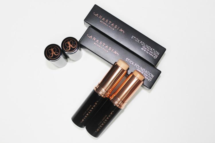 Kem nền Anastasia Beverly Hills Stick