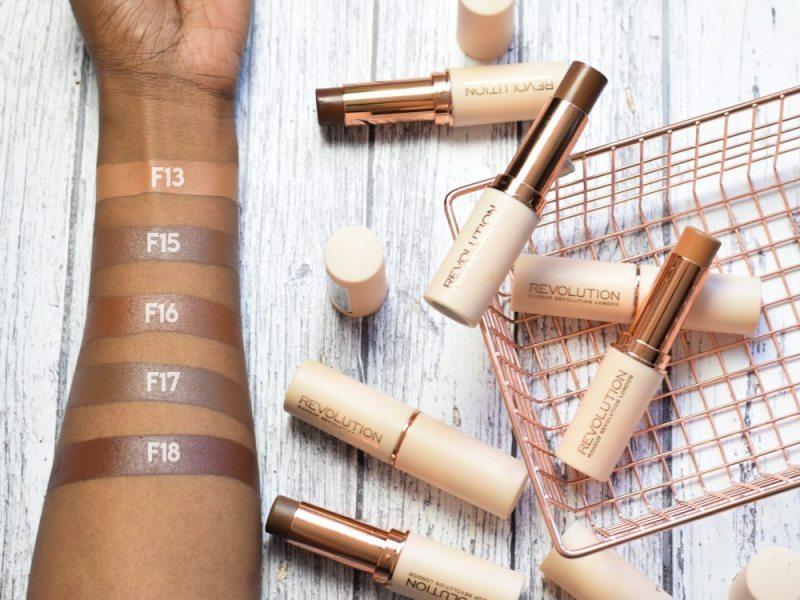 Kem nền dạng thỏi Revolution Fast Base Stick Foundation