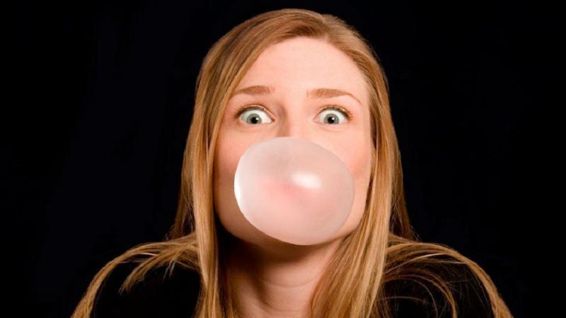 Kẹo cao su nhai nuốt phải mất bảy năm để tiêu hóa