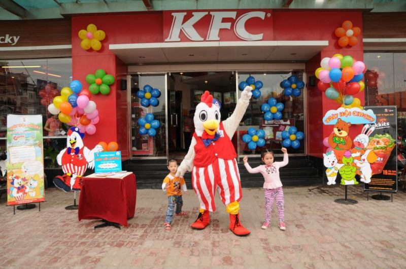 KFC  Phần ăn hấp dẫn cho bé iu khi đặt tiệc sinh nhật tại KFC nè bố mẹ ơi  Ngoài ra còn được trang trí tiệc theo tông màu yêu thích