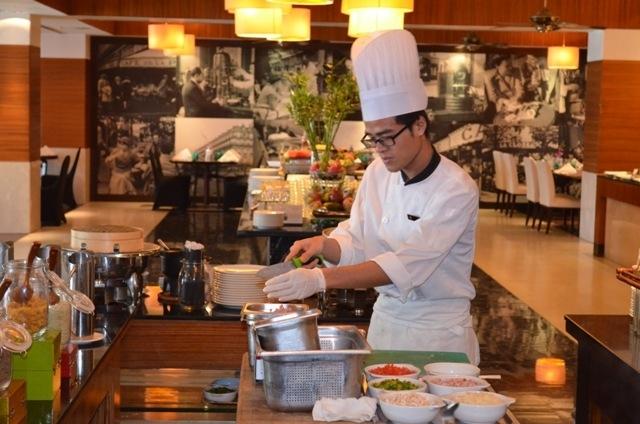 Top 8 Khách sạn 5 sao có buffet ngon nhất Hà Nội - Toplist.vn