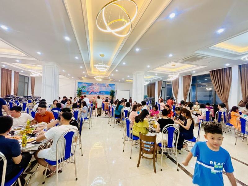 Khách Sạn & Nhà Hàng Biển Đông