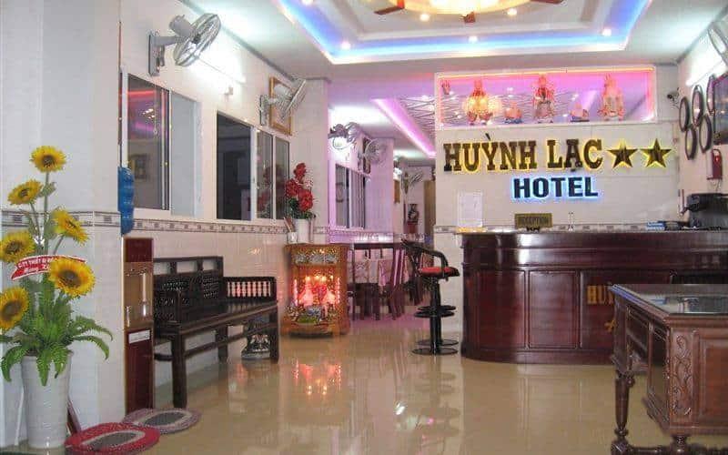 Sảnh khách sạn Huỳnh Lạc