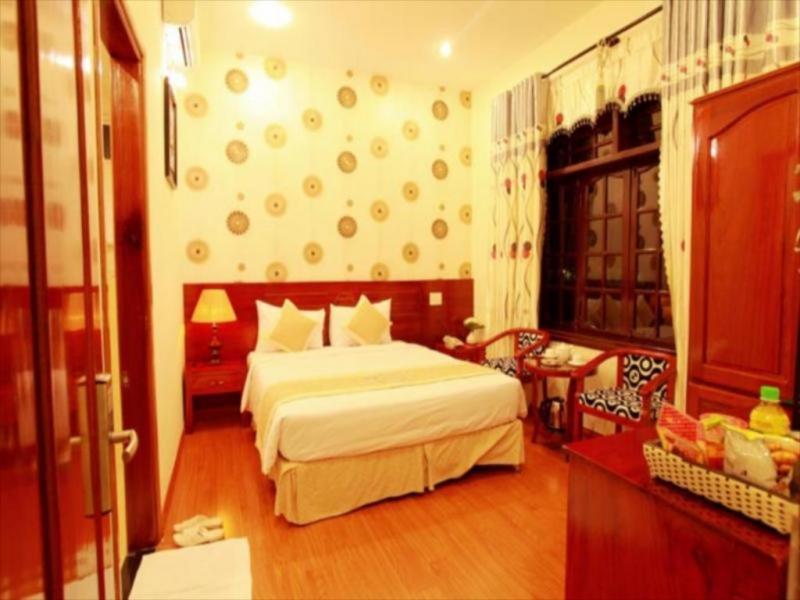 Tram Oanh Hotel has 4 types of standard rooms, superior, deluxe, suite