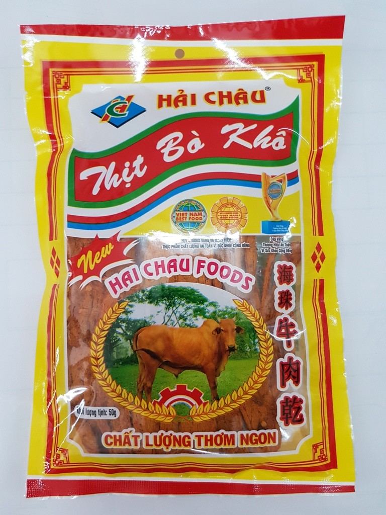 Khô bò Hải Châu được sản xuất bằng 100% thịt bò nhập khẩu từ Úc, tẩm gia vị, sấy khô giúp giữ hương vị bò tự nhiên, giòn rụm và vừa ăn.