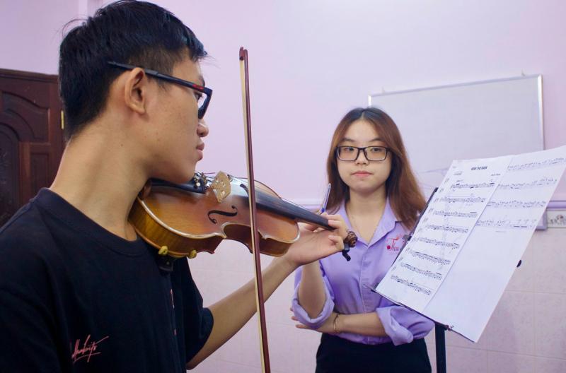 Khoá học Violon online tại trung tâm Thu Nhạc