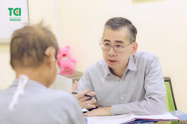 TS.BS Lim Hong Liang – Chuyên gia trong lĩnh vực điều trị ung thư phổi và ung thư vùng đầu mặt cổ.