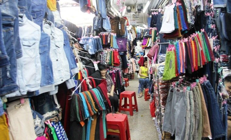 Top 10 khu chợ bán quần áo rẻ, chất lượng tại TP. HCM - Toplist.vn