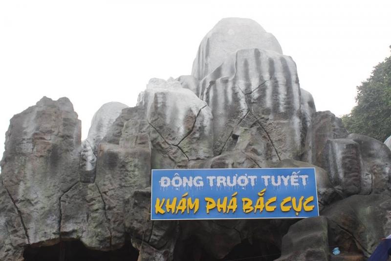 Động trượt tuyết Khoang Xanh