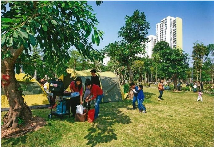 Một góc công viên mùa thu tại Khu vui chơi Ecopark