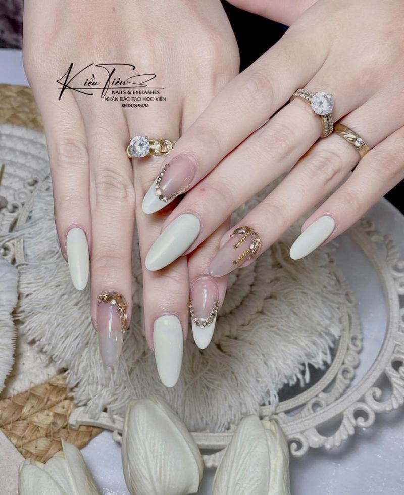 Kiều Tiên Beauty sẽ giúp bạn hiểu rõ và nắm chắc những kỹ năng cơ bản về nghề nail, tạo cơ sở để bạn lĩnh hội những kiến thức chuyên sâu hơn và sáng tạo trên nền tảng