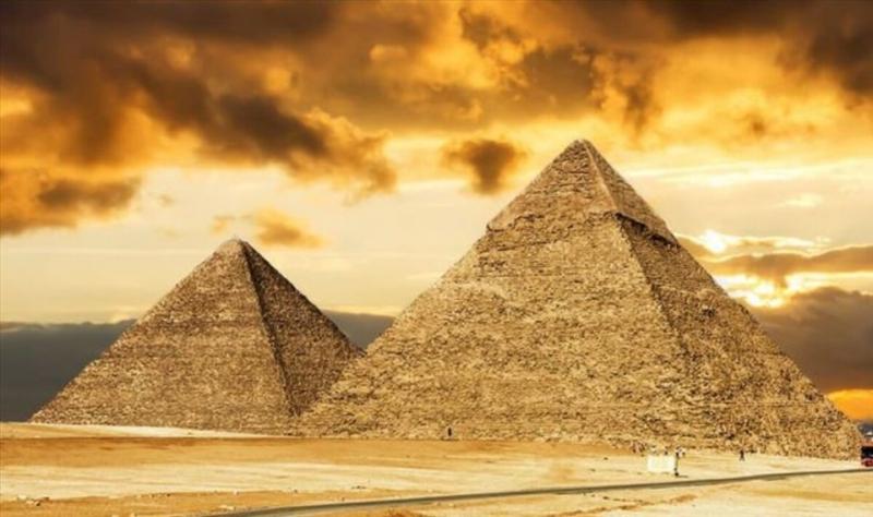 Kim tự tháp Giza - Ai Cập