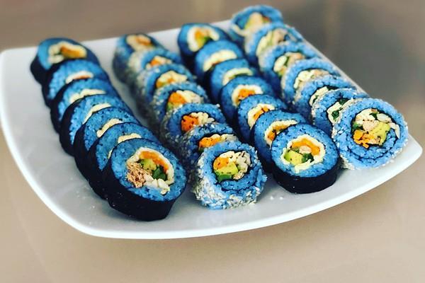 Kimbap hoa đậu biếc