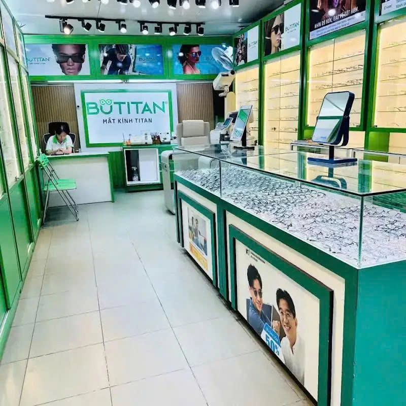 Mắt Kính Titan
