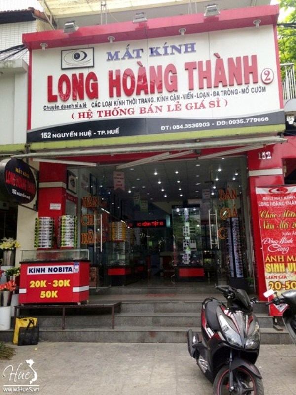 Kính mắt Long Hoàng Thành