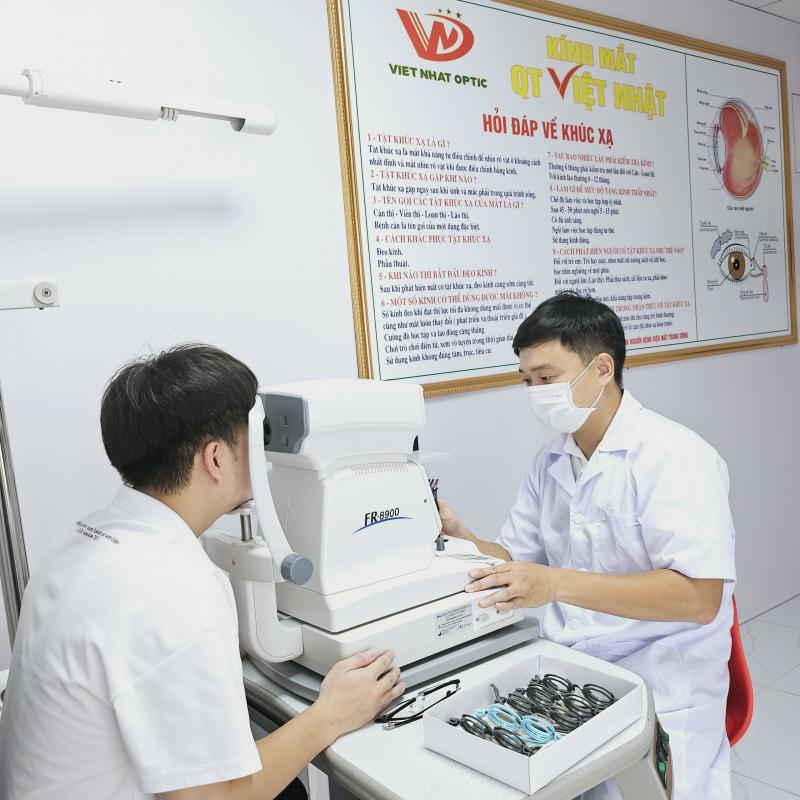 Kính mắt QT Việt Nhật