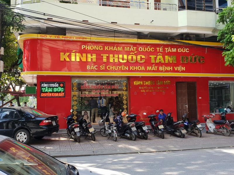 Kính thuốc Tâm Đức