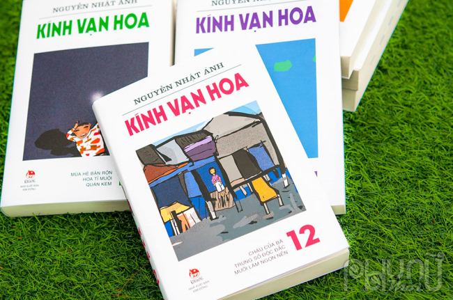 Kính Vạn Hoa được phát hành thành sách và trở thành tác phẩm best seller