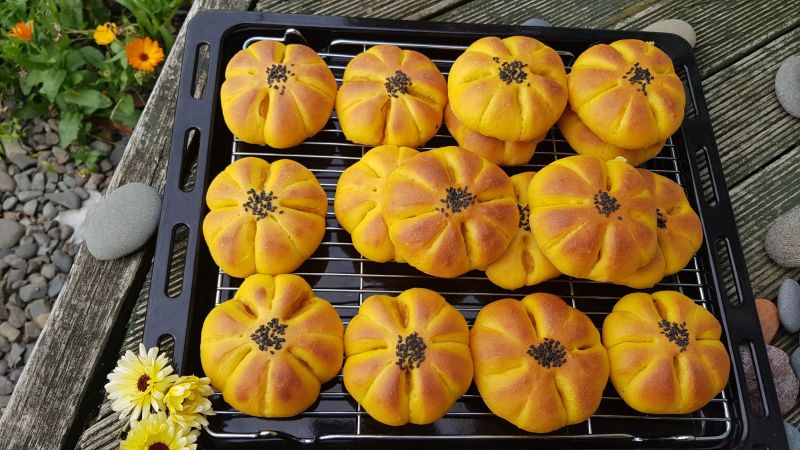 Bánh mì Pumpkin Buns