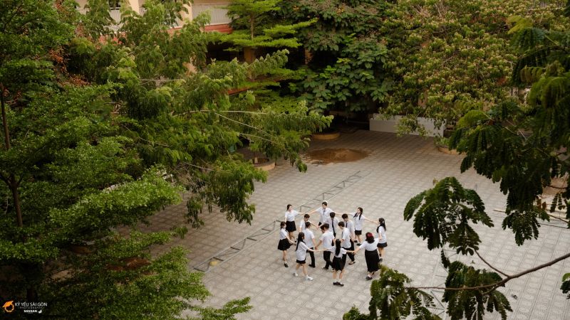 Đúng như Kỷ yếu Sài Gòn nói, hãy nhanh chóng book lịch và chụp ngay thôi