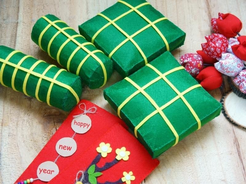 Làm bánh chưng, bánh tét bằng xốp trang trí Tết