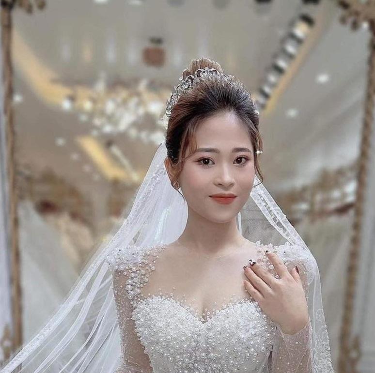 Lan Nguyễn makeup