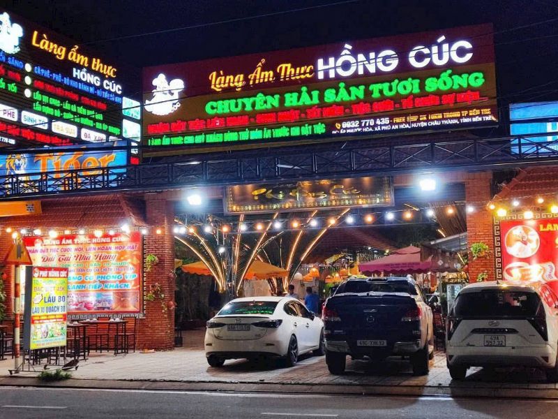 Làng Ẩm Thực Phở Hồng Cúc