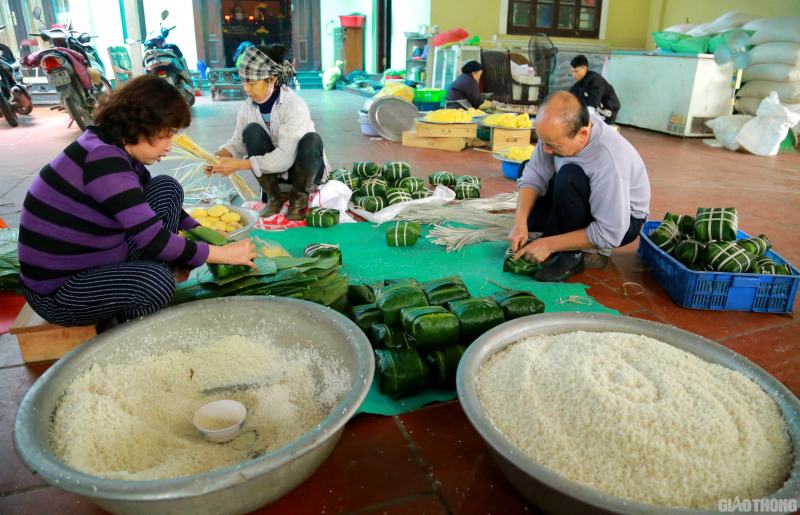 Làng bánh chưng Tranh Khúc