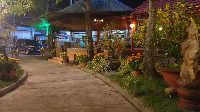 Làng Văn Cafe