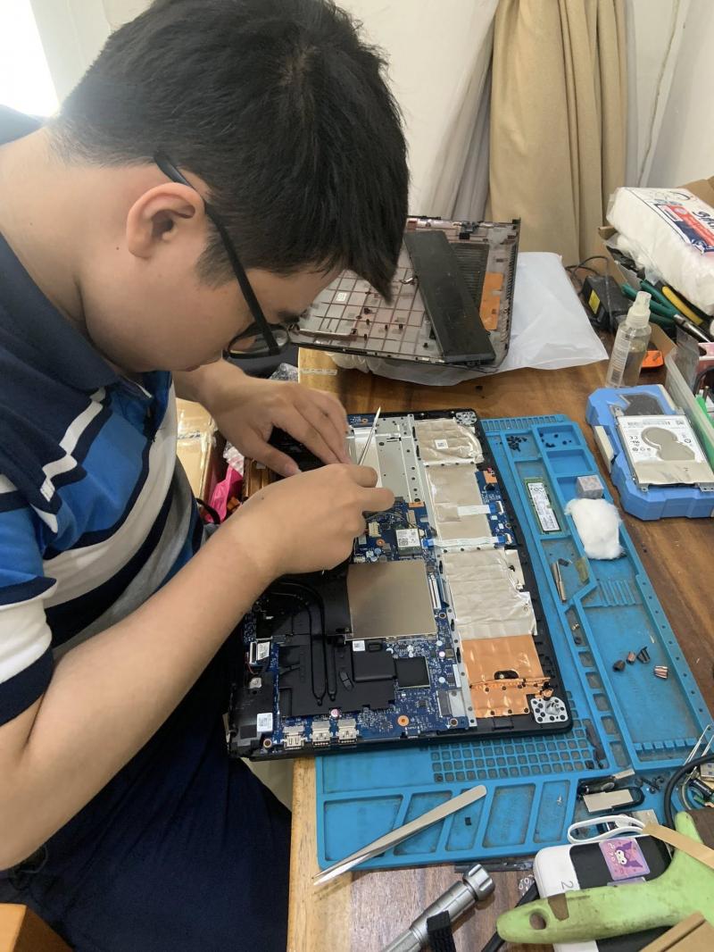LaptopCenter.vn