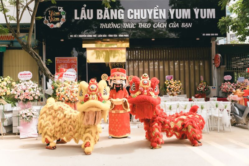 Lẩu Băng Chuyền YumYum