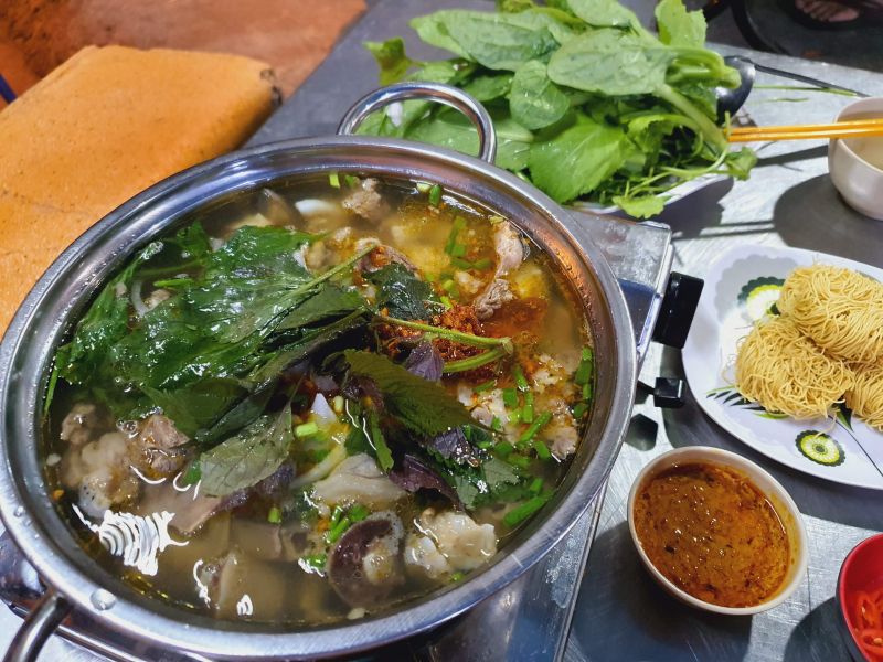 Lẩu bò cô Lan