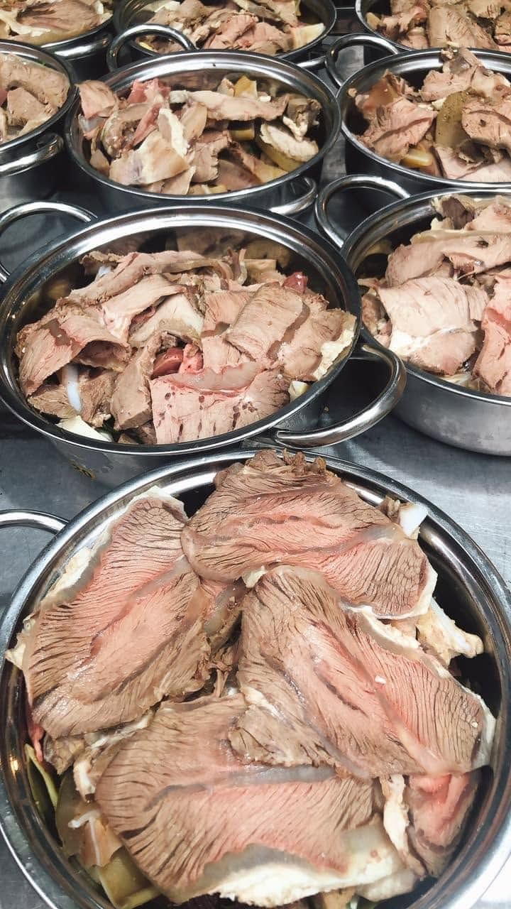 Lẩu bò Hùng