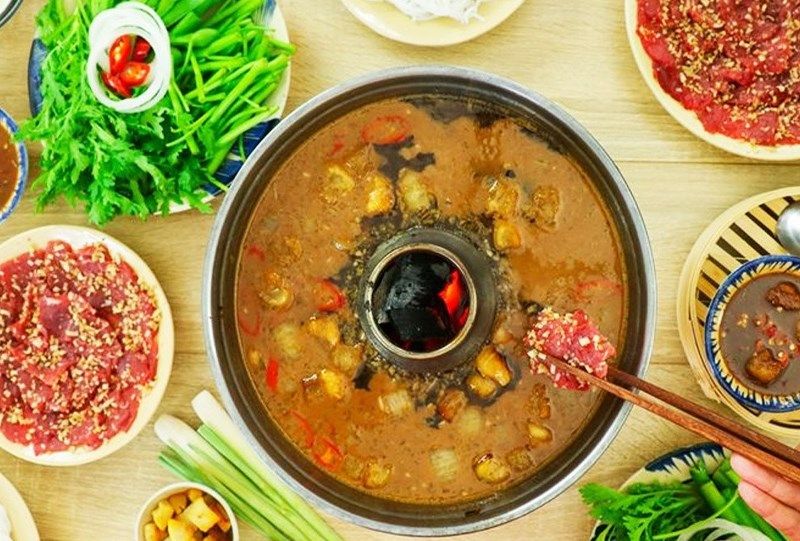 Lẩu bò nhúng mắm ruốc