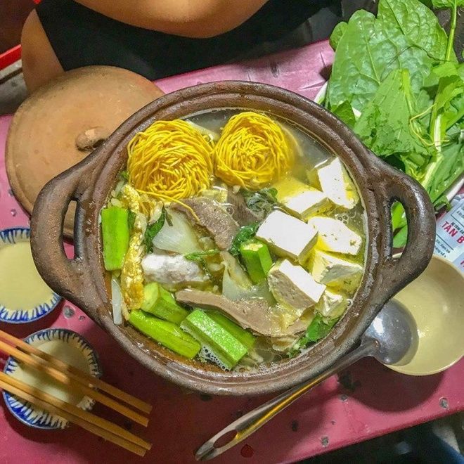 Lẩu bò nồi đất Anh Tư