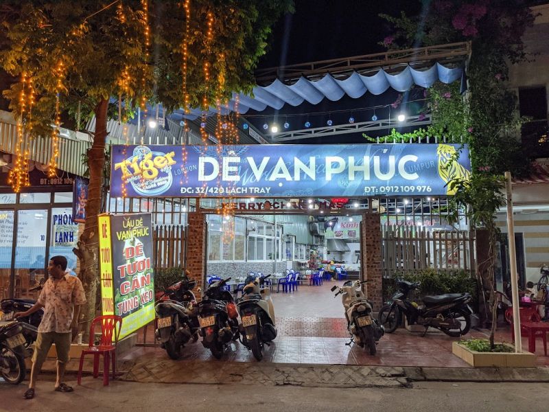 Lẩu dê Vạn Phúc