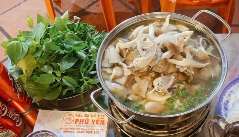 Lẩu Gà Lá É Đất Phú