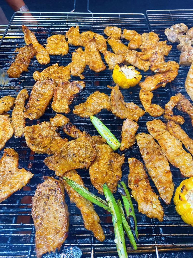 Lẩu nướng Vú heo Nướng Ri Rin