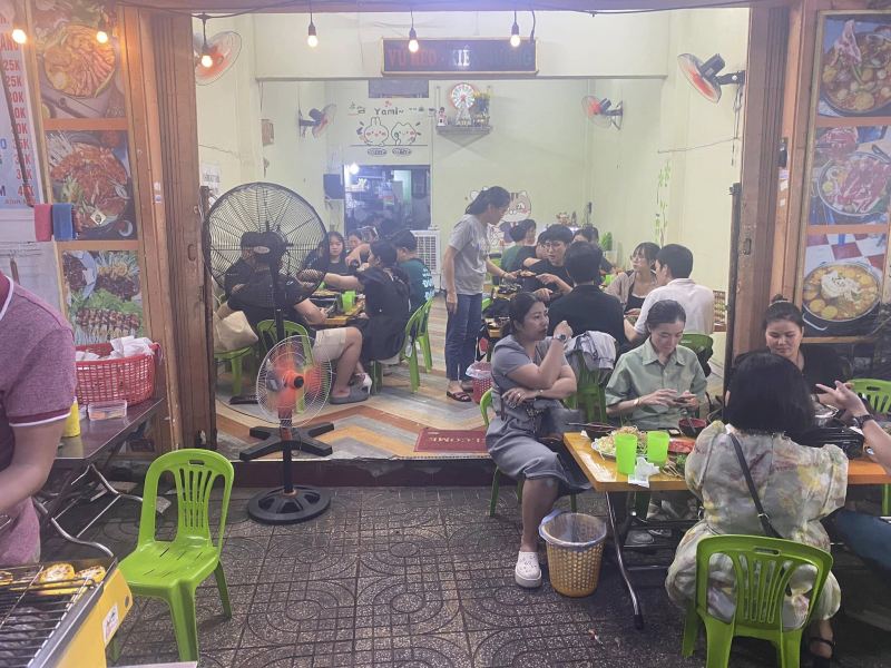 Lẩu nướng Vú heo Nướng Ri Rin