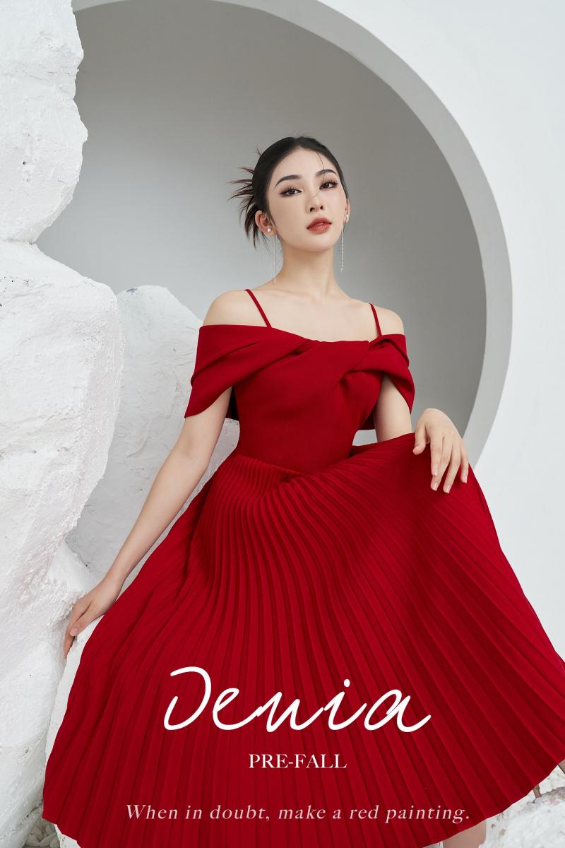 Thùy Tiên công bố trang phục dạ hội Miss Grand International 2021, lại tiếp  tục là một màn hở bạo đến đỏ mắt?