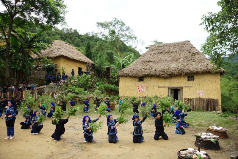 Lễ ăn cơm mới của người Xa Phó