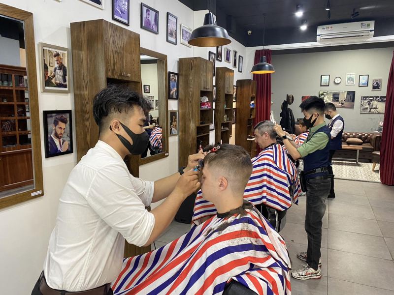 TOP 10 tiệm cắt tóc nam đẹp tại TPHCM mà cánh mày râu không nên bỏ qua -  BlogAnChoi