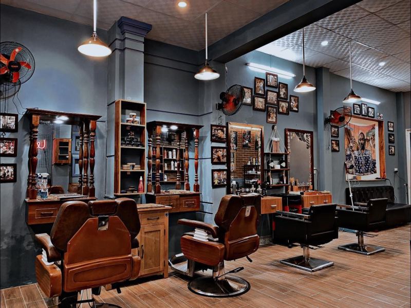 Le Binh Barber Shop