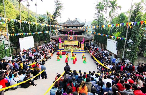 Lễ hội chùa Hương - Hà Nội