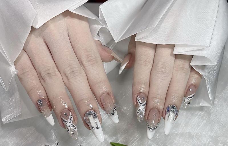 Linh Chi Nail