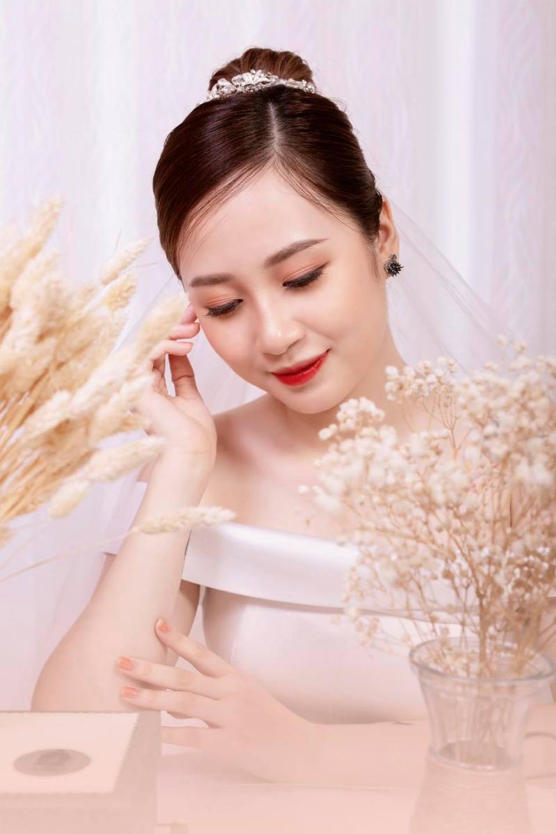 Linh Dung Make up (Violet Wedding)