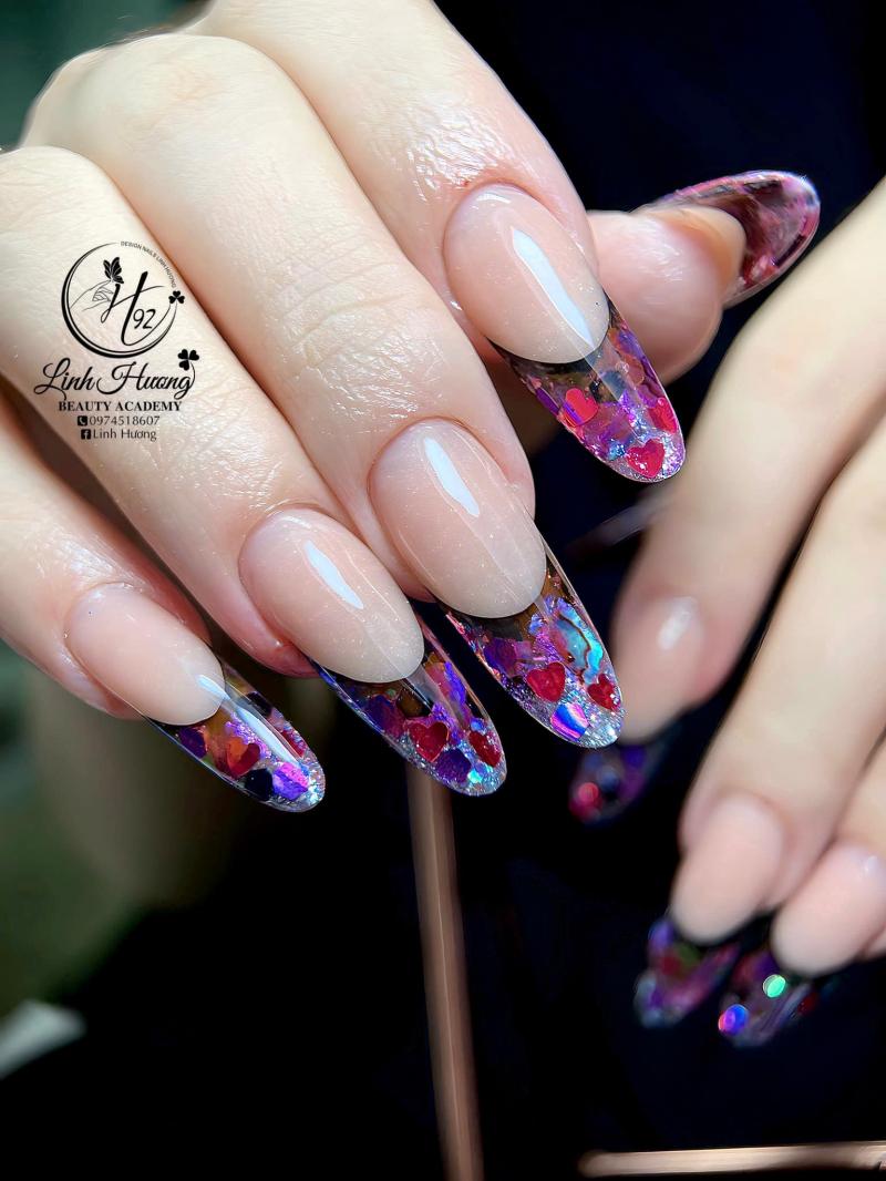 Linh Hương - Mi Nails tấp nập khách